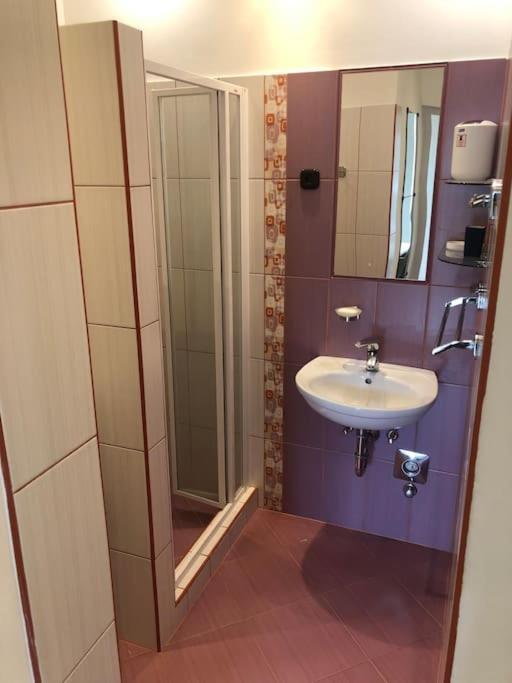 Awesome, 15 Mins To Center Home Budapesta Exterior foto