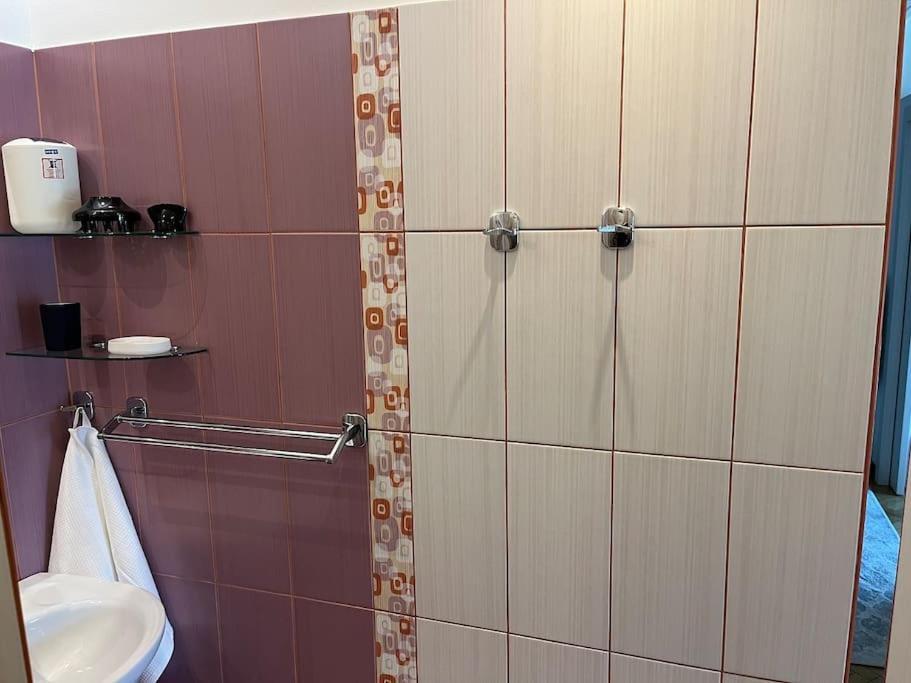 Awesome, 15 Mins To Center Home Budapesta Exterior foto